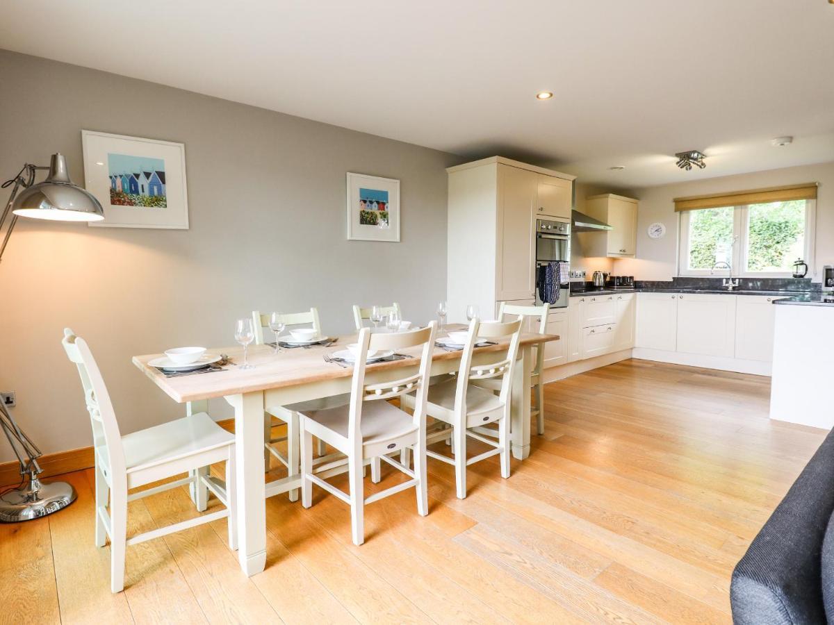 Swandown, 20 Poldon Villa Chard Bagian luar foto