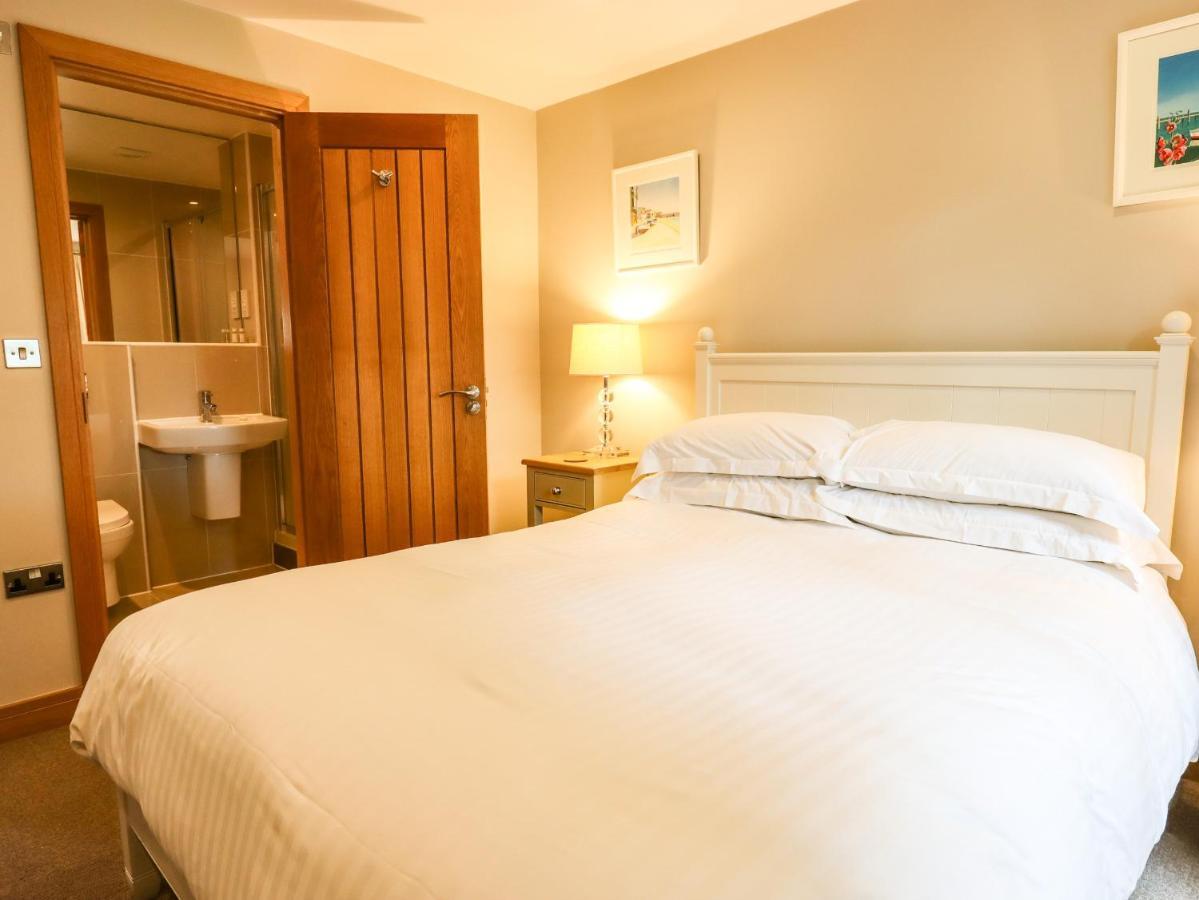 Swandown, 20 Poldon Villa Chard Bagian luar foto